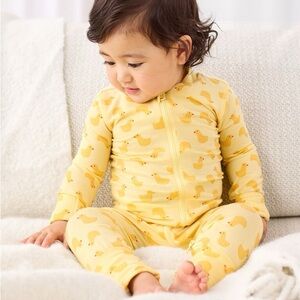 NWT Baby 2-Way Zip Sleeper plus 2-Piece Top Knot Beanie in HannaSoft - yellow